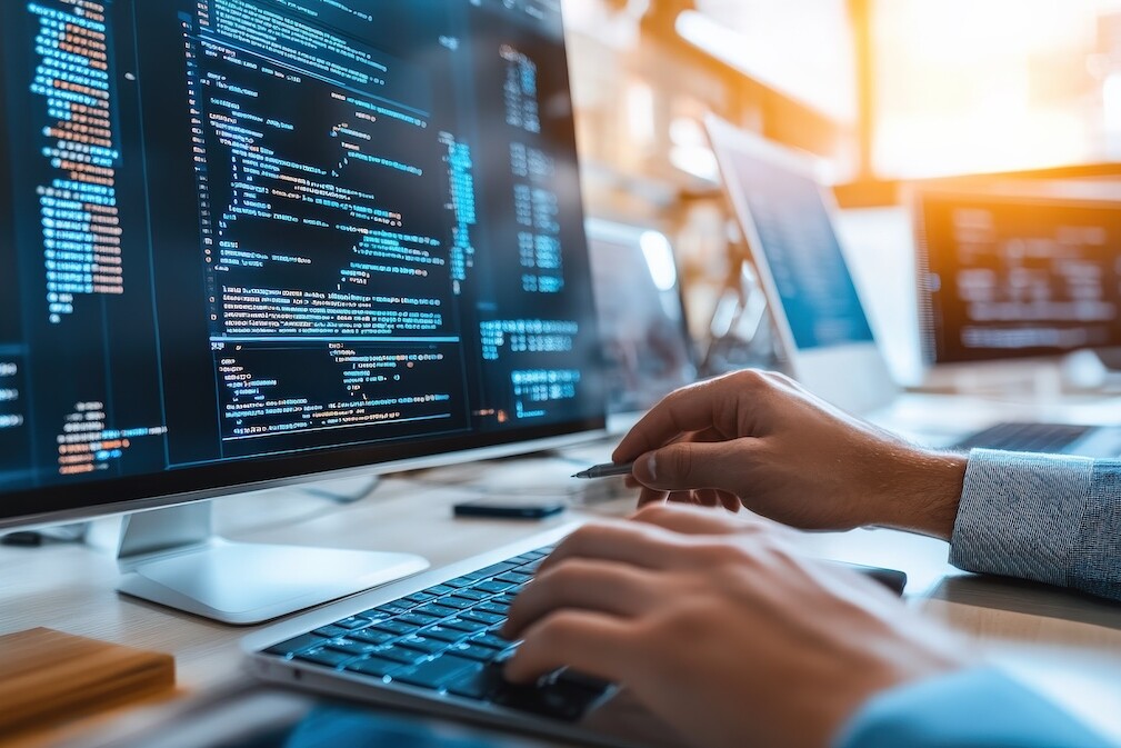 Ing&eacute;nieurs DevOps Keenobi concevant une architecture cloud performante et s&eacute;curis&eacute;e